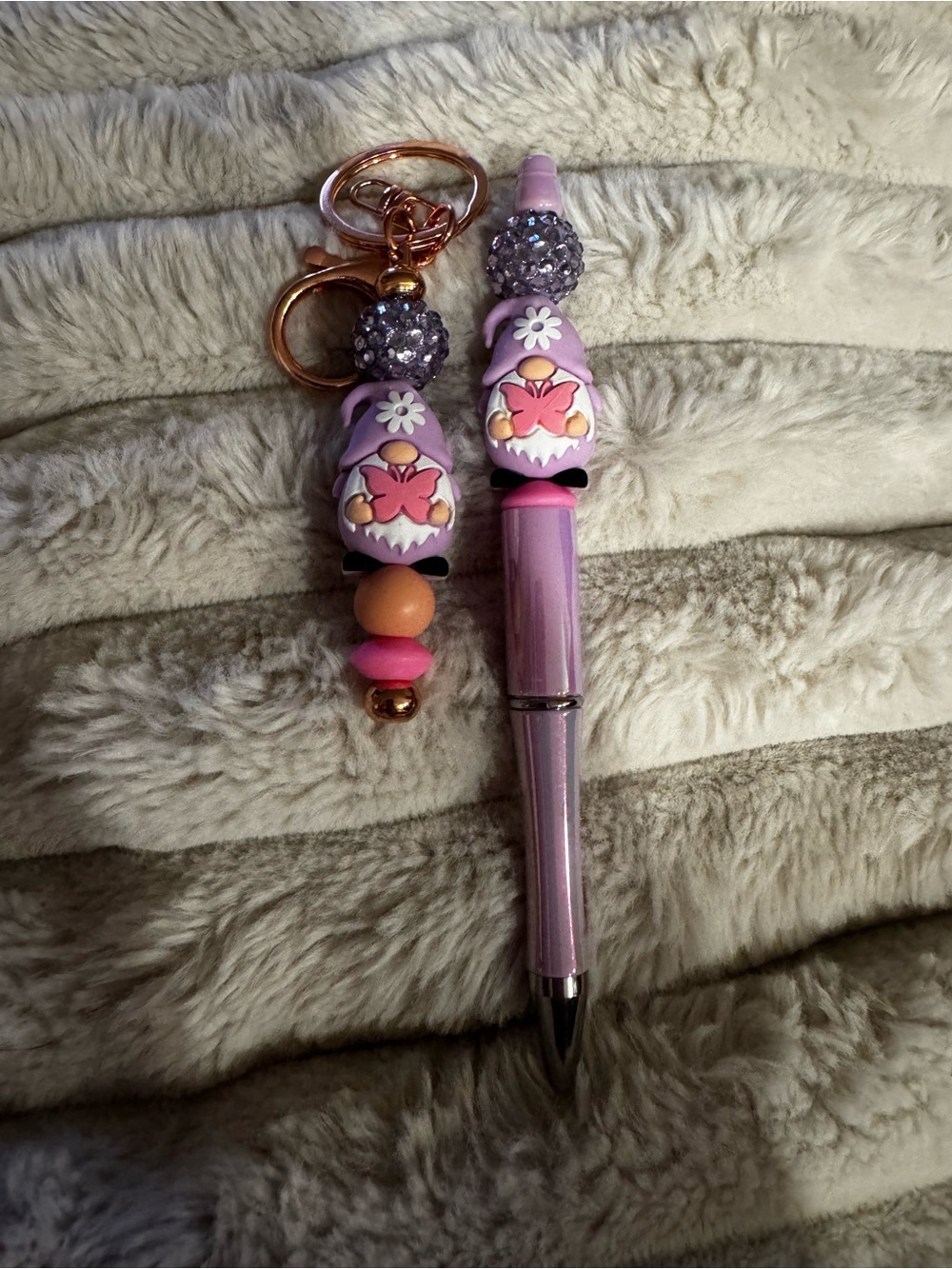 Pink Butterfly Charm Pen with Matching Keychain – Decorative Gel Pen Set